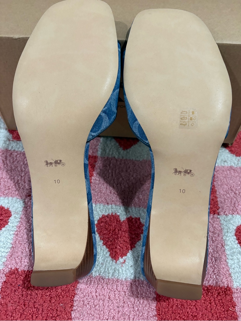 Coach Bow Kitten Heel Sandal - Picture 7 of 7